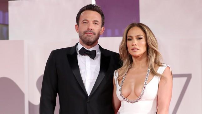 Jennifer Lopez tan vỡ với Ben Affleck vì nghiện tình yêu?