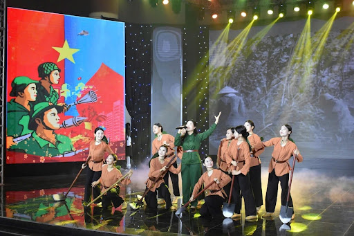 Ca sĩ Trần Hồng Nhung: Vinh dự góp mặt trong chương trình giao lưu chính luận nghệ thuật với chủ đề “Tuyên Quang âm vang bài ca thống nhất”
